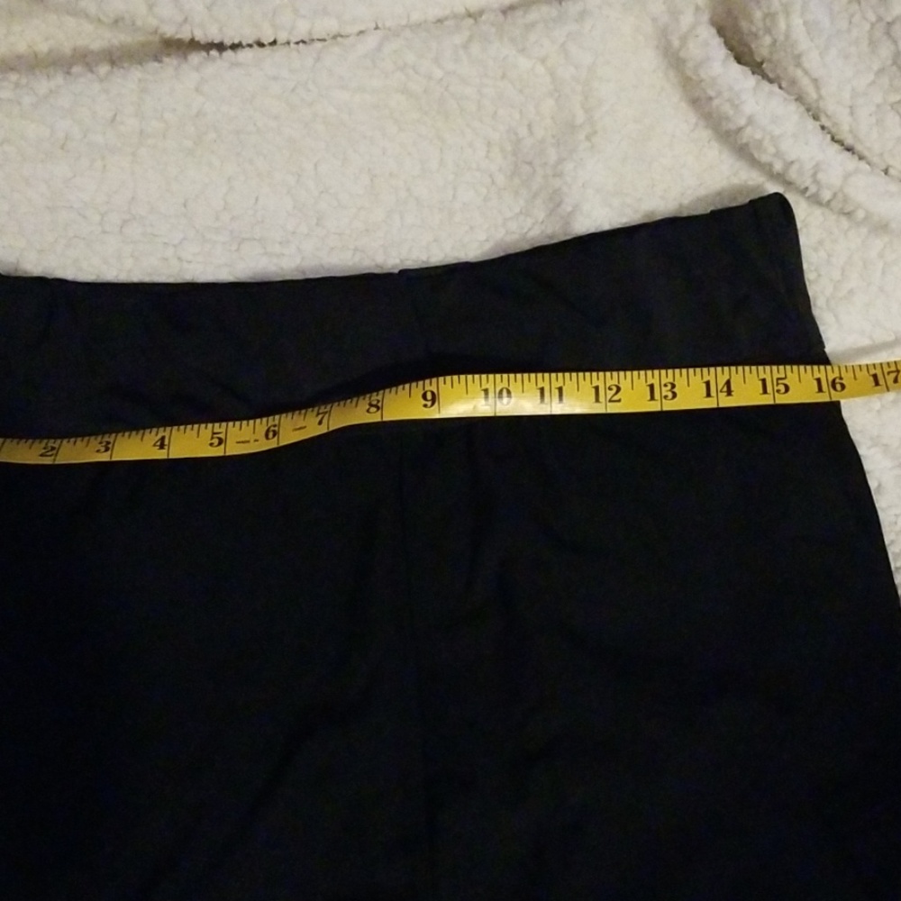 Black MATERNITY skirt with pockets! GUC - Picture 7 of 8